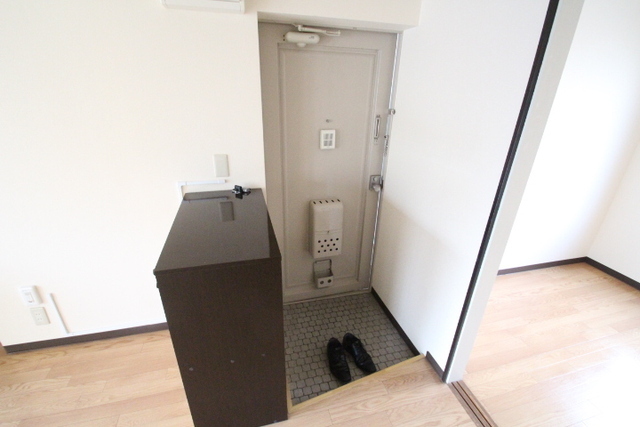 木本レジデンスB