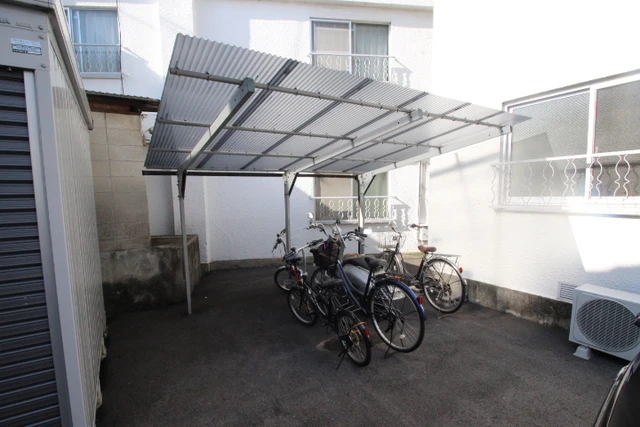 木本レジデンスB