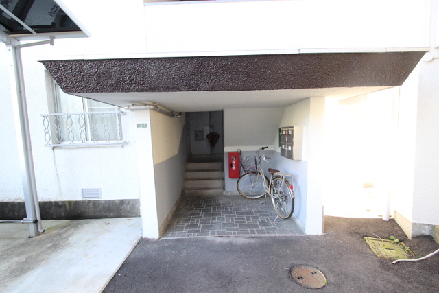 木本レジデンスB