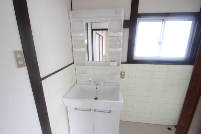 小田貸家(戸坂山根1丁目)②