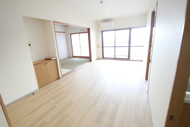 ナタリーマリナタウンウエストデッキC棟(914)