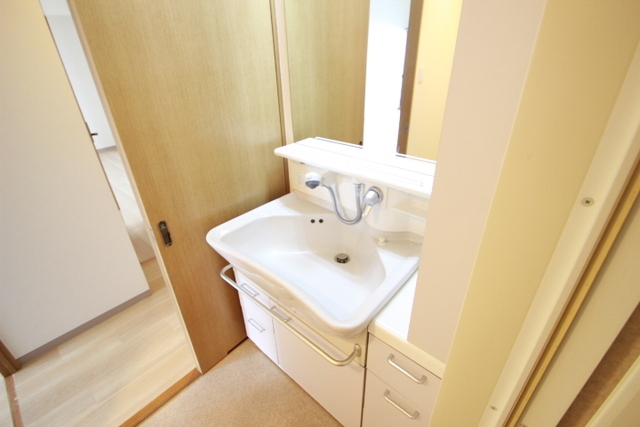 ナタリーマリナタウンウエストデッキC棟(914)