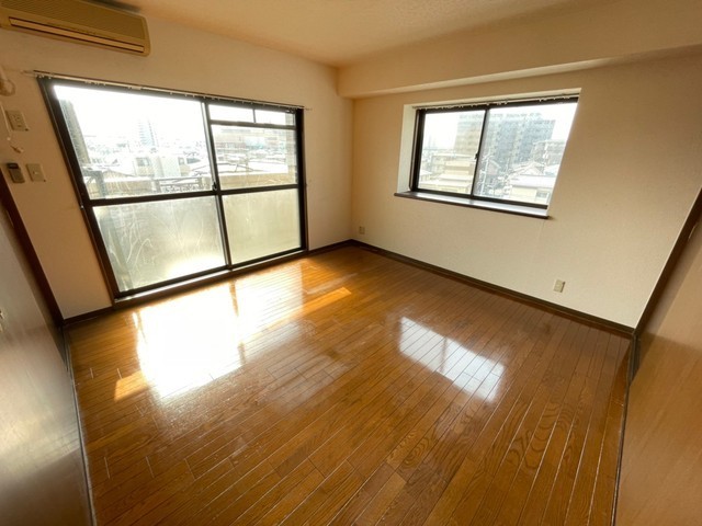 キャッスル西村