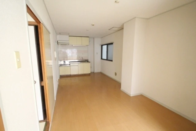 ロワールパレス2号館