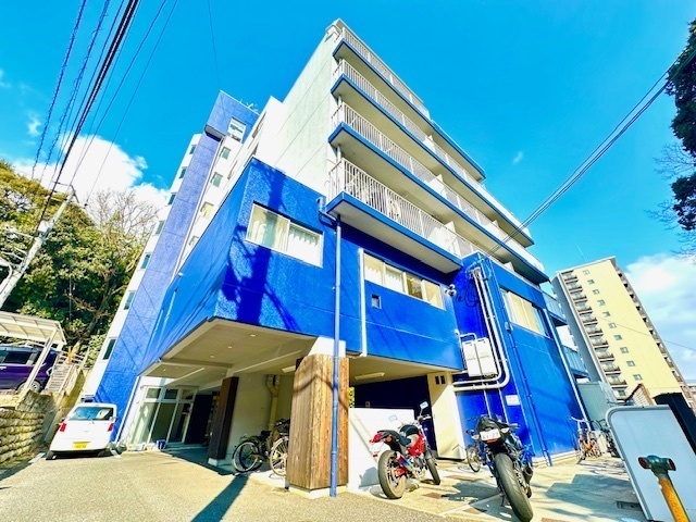 ☆大町駅徒歩8分☆独立洗面台あり！水道代無料の単身物件！