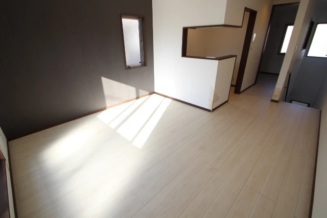 ラヴィーヌ三入A棟