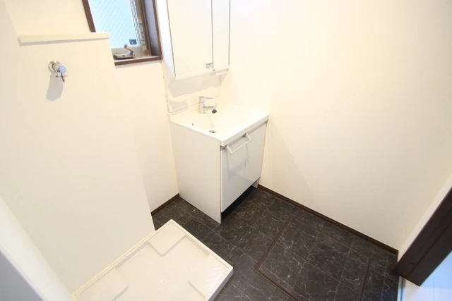 ラヴィーヌ三入A棟