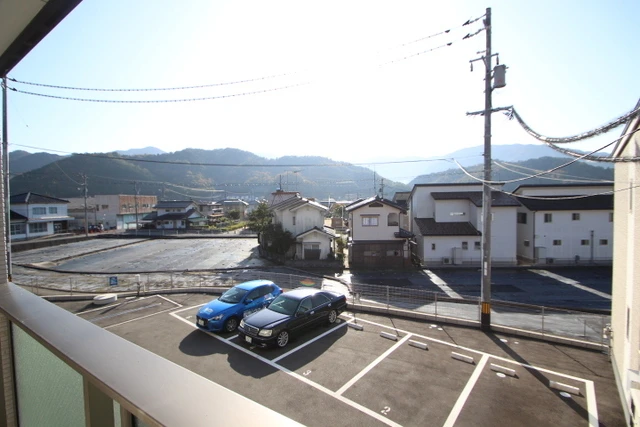 ラヴィーヌ三入A棟