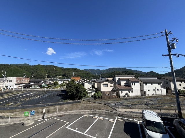 ラヴィーヌ三入A棟