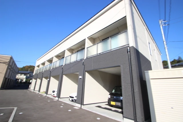 ラヴィーヌ三入A棟