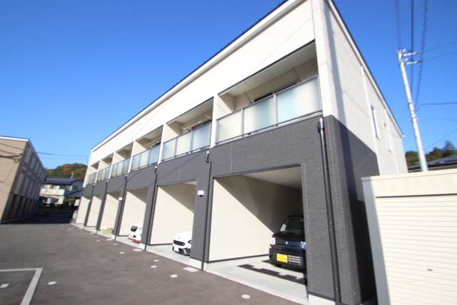 ラヴィーヌ三入A棟