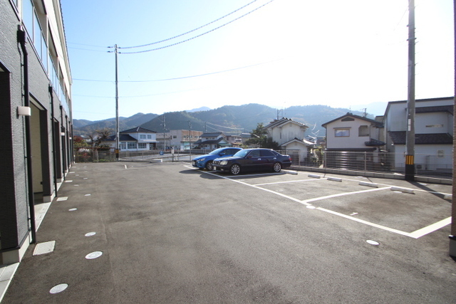 ラヴィーヌ三入A棟