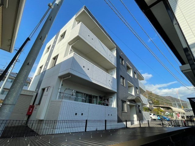 ラヴィーヌ緑井Ⅲ号館