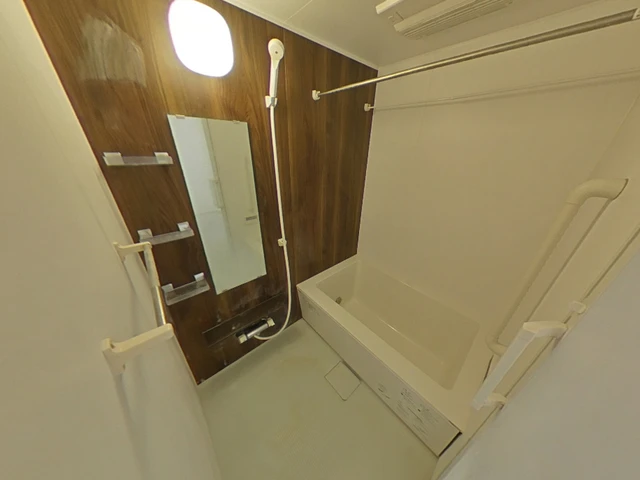 ラヴィーヌ三入B棟