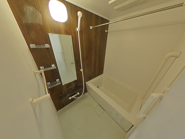 ラヴィーヌ三入B棟