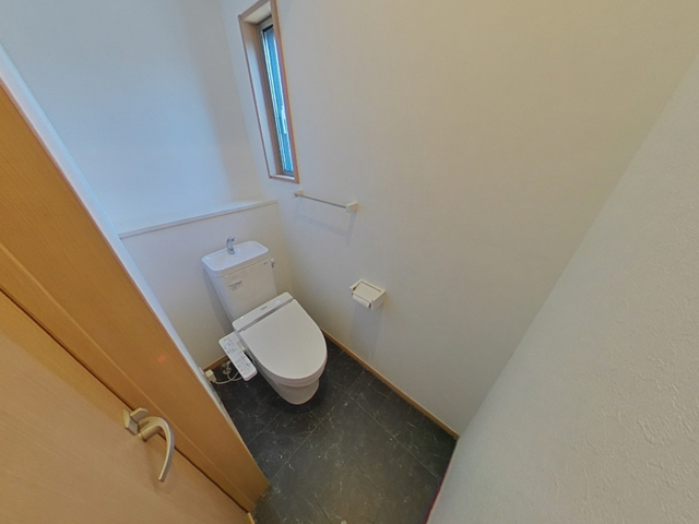 ラヴィーヌ三入B棟