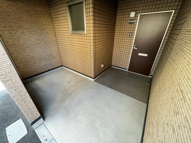 ラヴィーヌ三入B棟