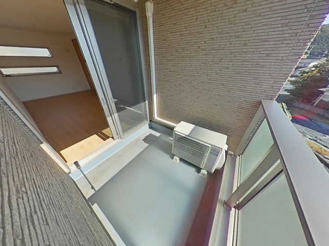 ラヴィーヌ三入B棟