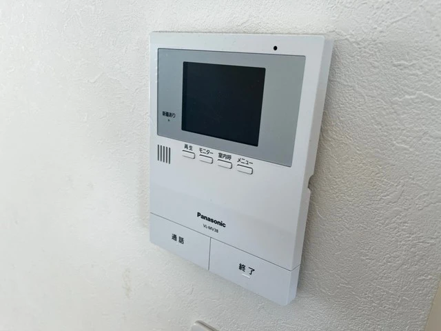 ラヴィーヌ三入B棟