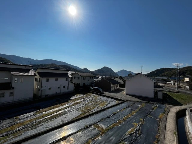 ラヴィーヌ三入B棟