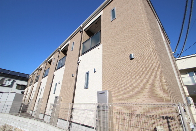 ラヴィーヌ三入B棟