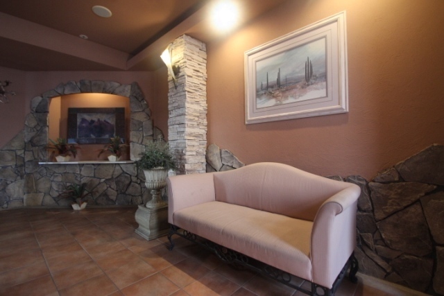 サウスウエストプラザ