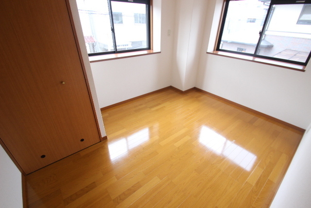 ラフィーネカツタ