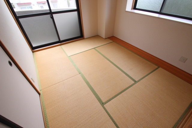 ラフィーネカツタ