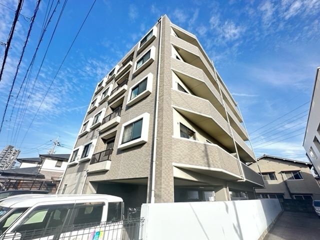 ラフィーネカツタ