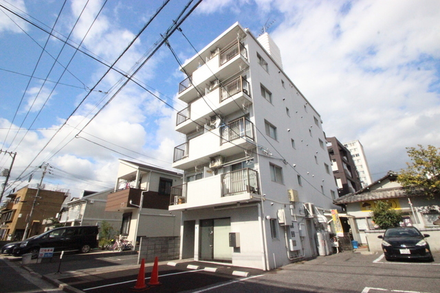 Room Vacant In Nisi Ku/Near To Tenma cho Station