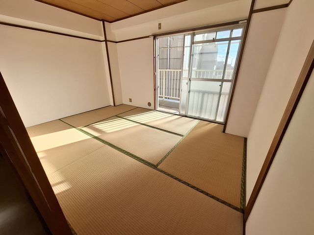 キャピトルアクア