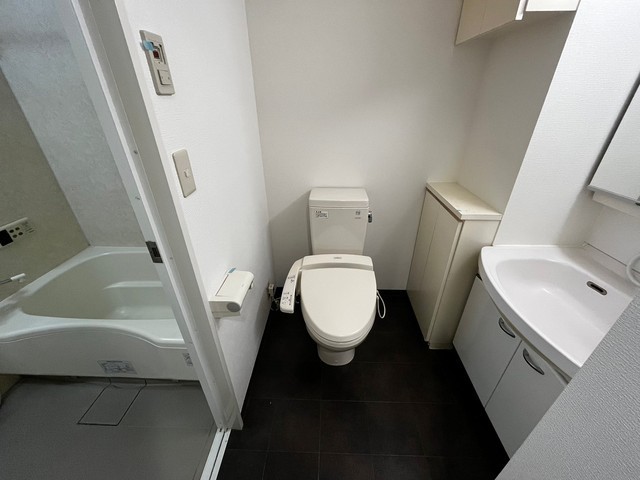 JR新白島駅前東亜ビル