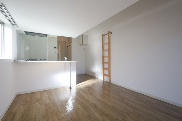 グランドポレストーネ鶴見