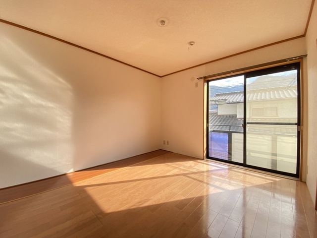 ヴィラージュ西本