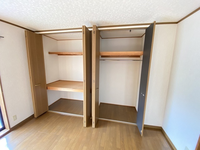 ヴィラージュ西本