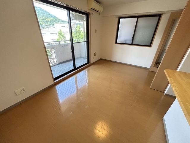 Bell紅菱山本Stage