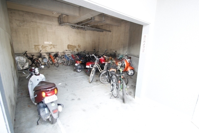 ヒルズアリーナⅢ番館(607)