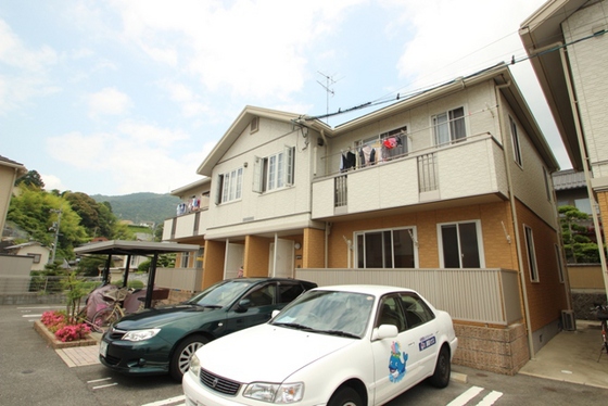 グレースヒルズ A棟