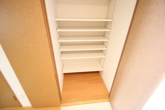 グラビスコート上幟町