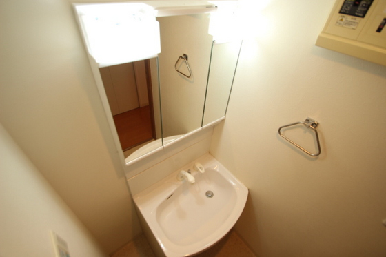 グラビスコート上幟町