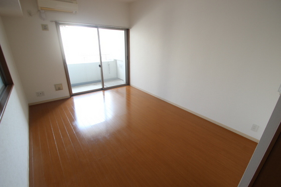 グラビスコート加古町