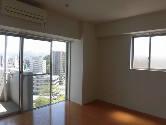 グラビスコート広島駅前通り