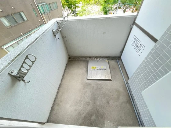 グラビスコート広島駅前通り