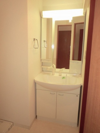 グラビスコート広島駅前通り