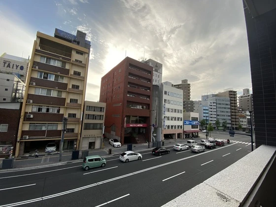 グラビスコート広島駅前通り