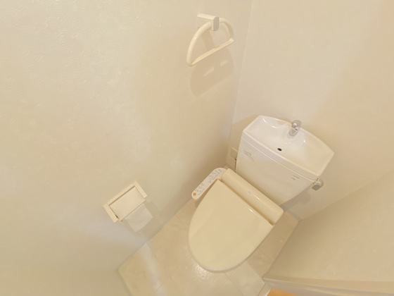 グラビスコート広島駅前通り