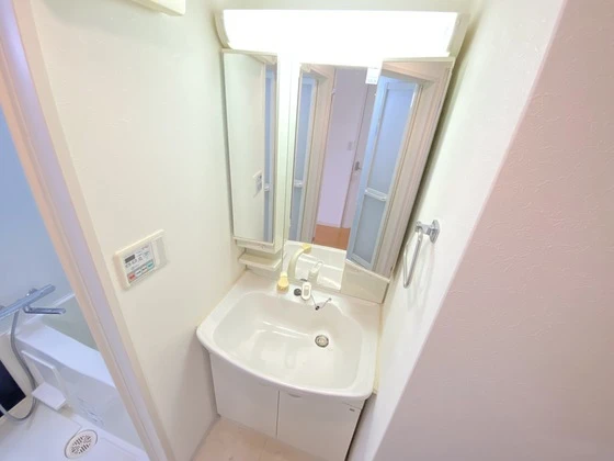 グラビスコート広島駅前通り