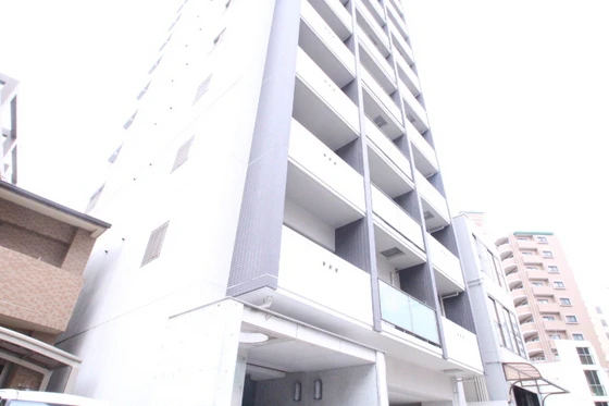 グラビスコート広島駅前通り