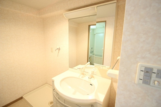 フローレンス緑井せせらぎ公園