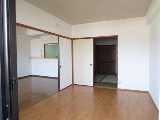 カルフール大町